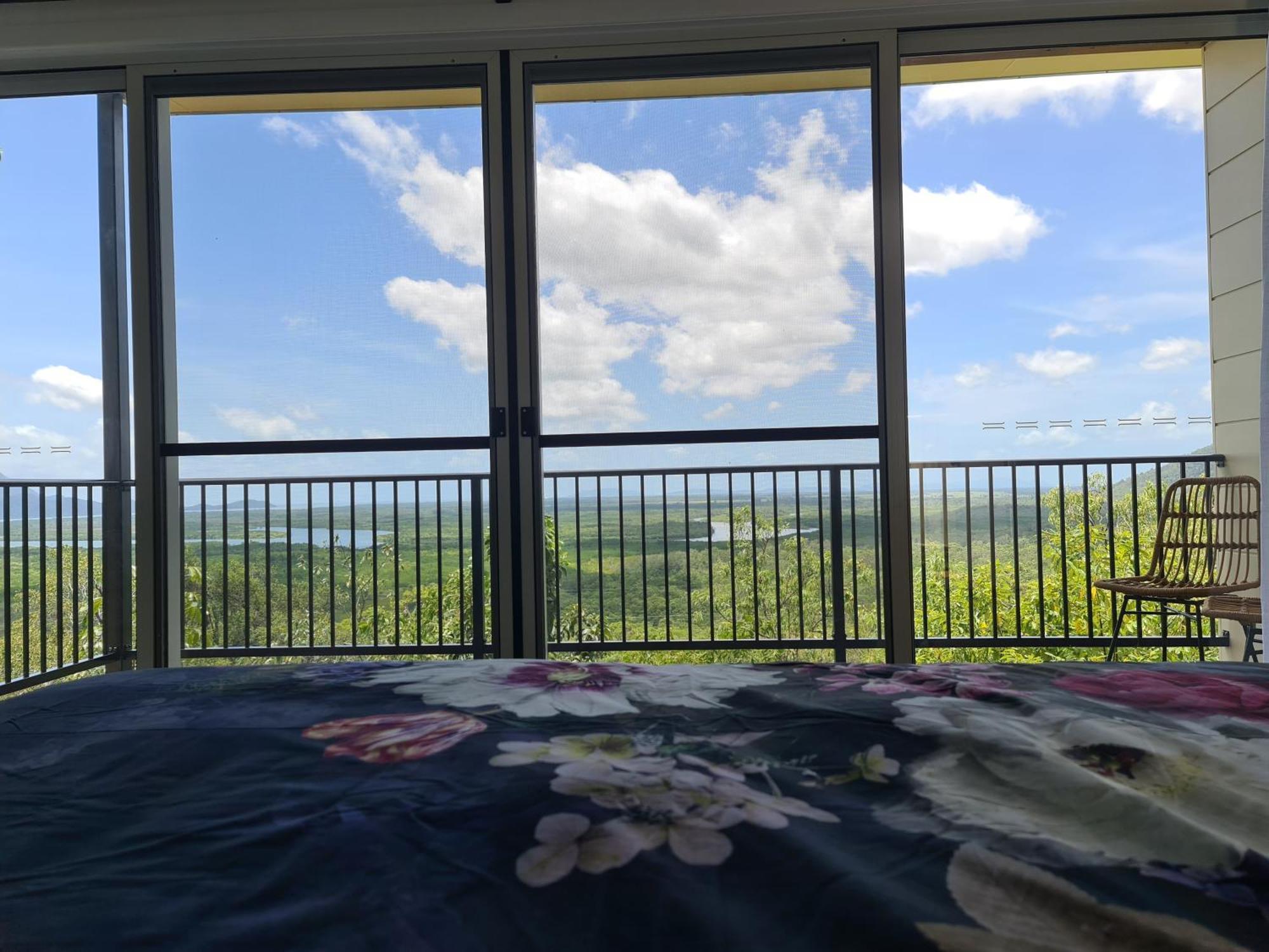 Vista Hinchinbrook Lejlighedshotel Cardwell Eksteriør billede